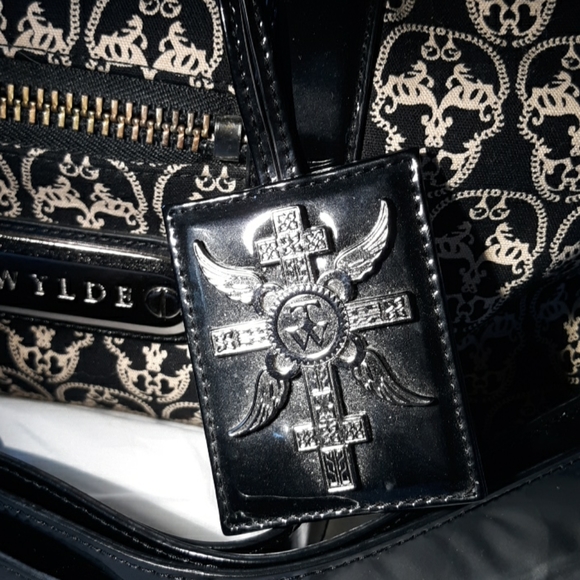 Thomas Wylde Overnight Bag with shoulder strap - Picture 4 of 8